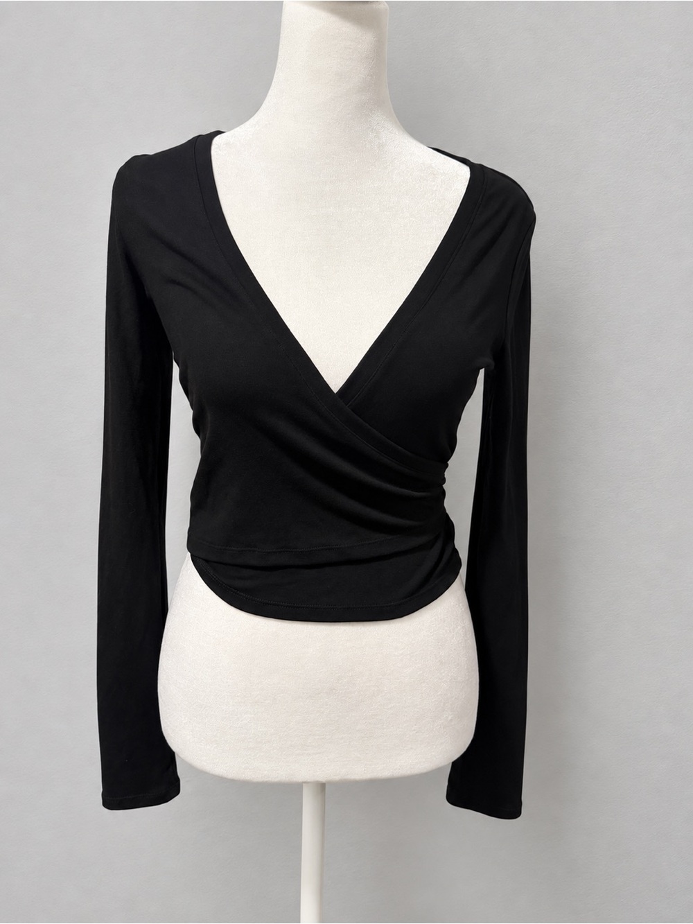 NWT Danysu Black Wrap Top M Tie Waist Deep V Neck Long Sleeve Top